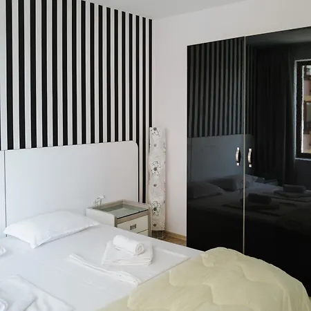 Rich Collective * 内塞伯尔