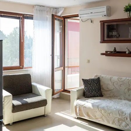 公寓 Rich Collective