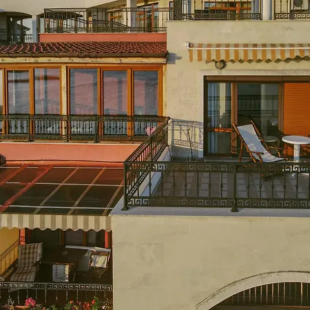 Rich Collective Apartment Nessebar