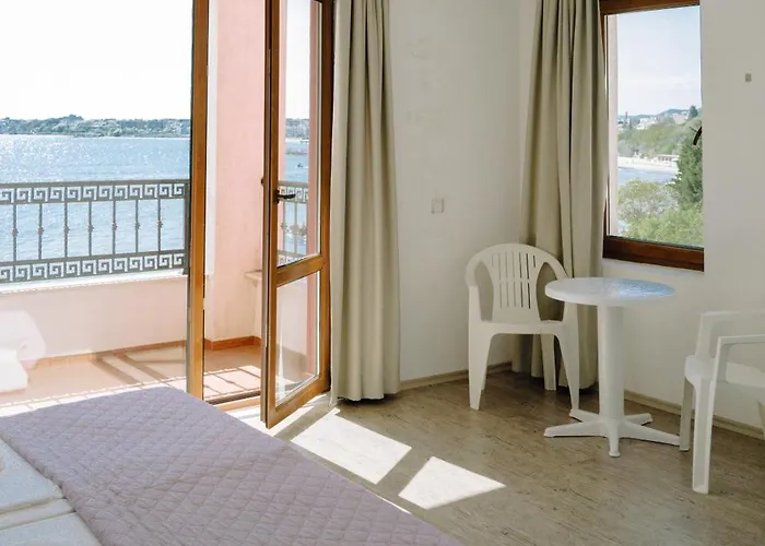 Rich Collective Apartment *