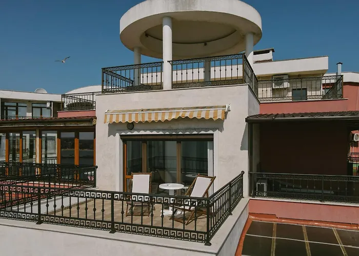 Apartment Rich Collective *